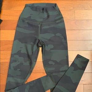 Alo Camo Leggings